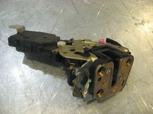 01 Subaru LEGACY Rear RH Door Lock Actuator  R17290
