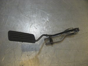 01 Subaru LEGACY Gas Pedal  R17329