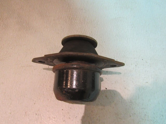 96 Volkswagen JETTA LH Driver Engine Mount  R11120
