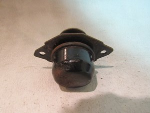 96 Volkswagen JETTA LH Driver Engine Mount  R11120