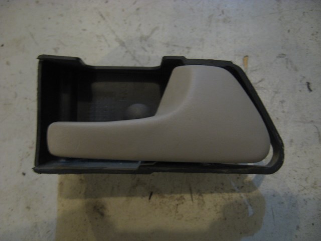 96 Volkswagen JETTA Rear RH Passenger Door Handle  R11123