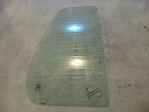 96 Volkswagen JETTA Rear RH Passenger Quarter Glass  R11132