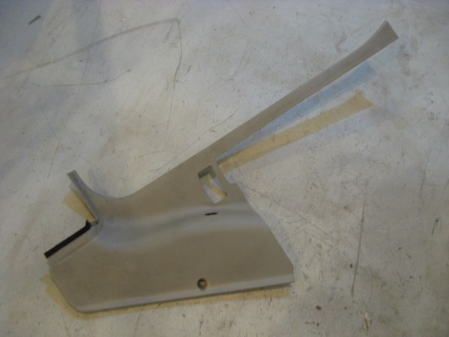 96 Volkswagen JETTA Front LH Driver Kick Panel 1H1 863 483 R11143