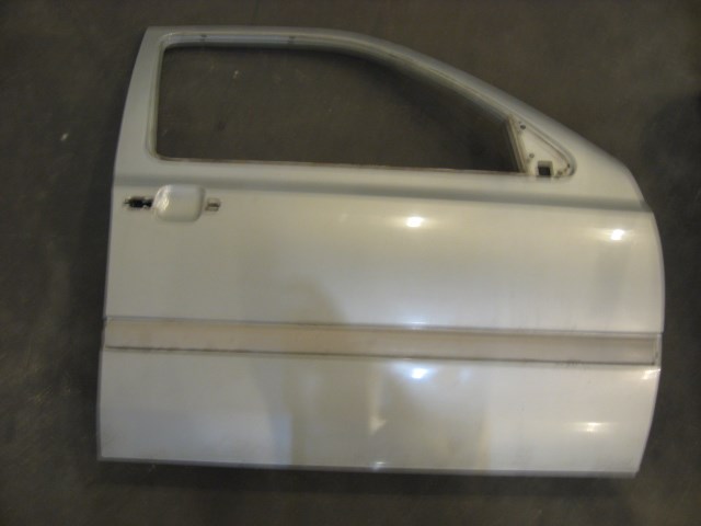 96 Volkswagen JETTA Front RH Passenger Door Assy  R11145