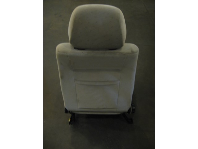 96 Volkswagen JETTA Front RH Passenger Cloth Seat  R11157