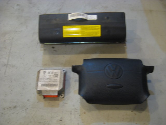 1996 Volkswagen JETTA Air Bag Set Steering Wheel & Dash Bags  R11165