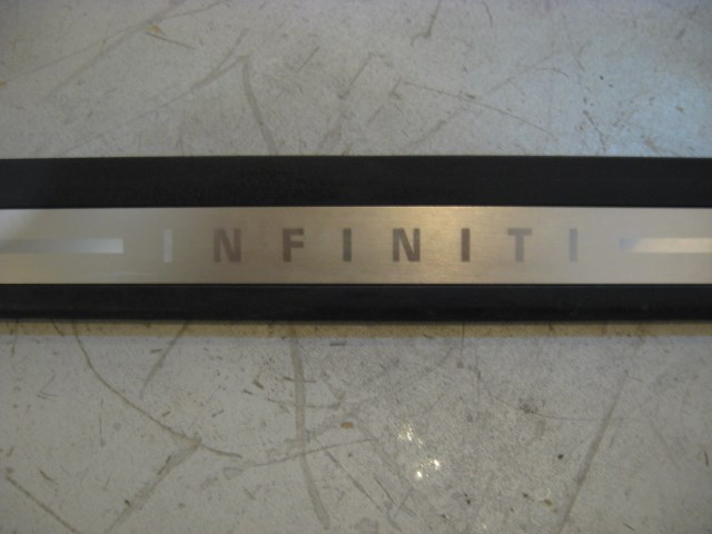 08 Infiniti G37 RH Passenger Door Sill Plate  R11268