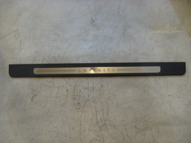 08 Infiniti G37 LH Driver Door Sill Plate  R11359