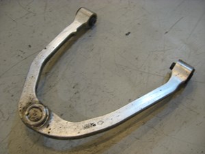 03 Infiniti G35 Front RH Upper Control Arm  R11574