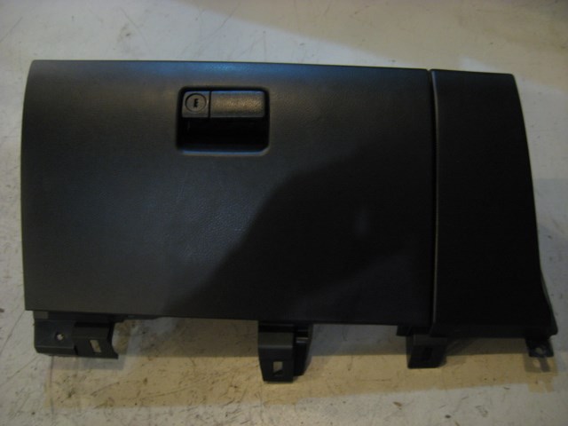03 Infiniti G35 Black Glove Box  R11586