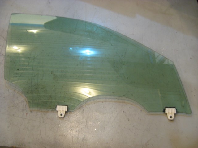 03 Infiniti G35 Sedan Front RH Glass  R11604