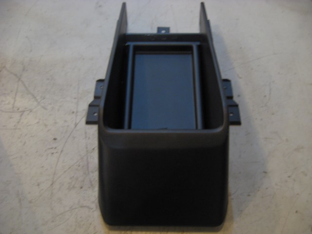 03 Infiniti G35 Rear Seat Back Center Trim  R11634