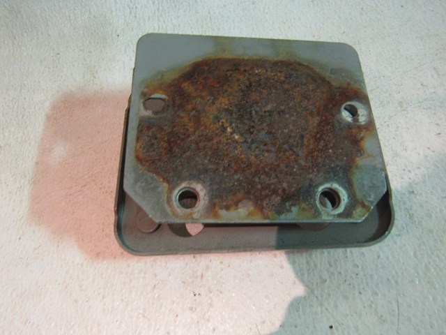 2003 Infiniti G35 Sedan Rear RH Bumper Bracket  R11638