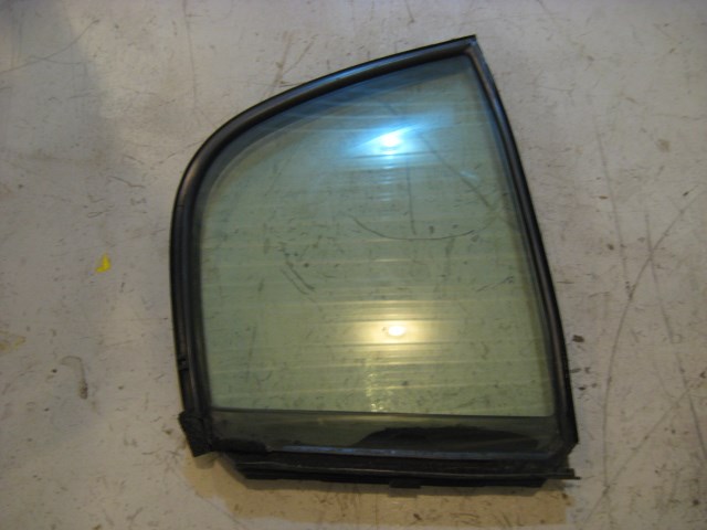 03 Infiniti G35 Sedan Rear RH Quarter Glass  R11706
