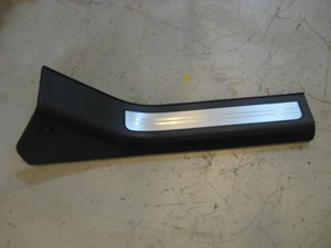 03 Infiniti G35 Rear RH Passenger Door Sill Trim  R11717