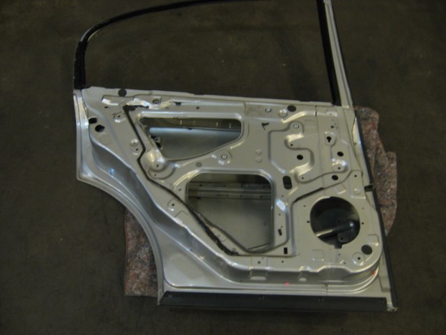 03 Infiniti G35 Rear LH Driver Door  R11758