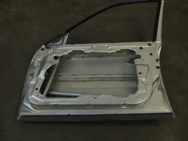 03 Infiniti G35 Sedan Front RH Passenger Door  R11759