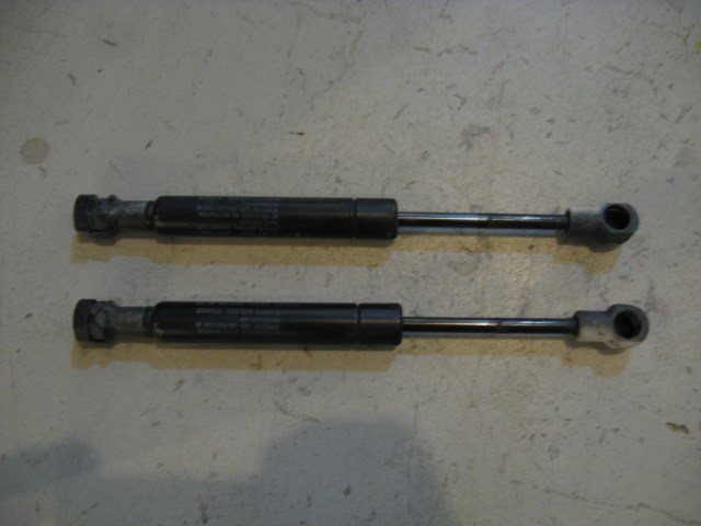 99 Porsche BOXSTER Rear Trunk Struts  R11780