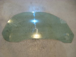 99 Porsche BOXSTER RH Passenger Door Glass  R11804