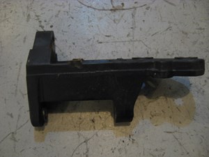 03 Infiniti G35 Alternator Bracket  R11835