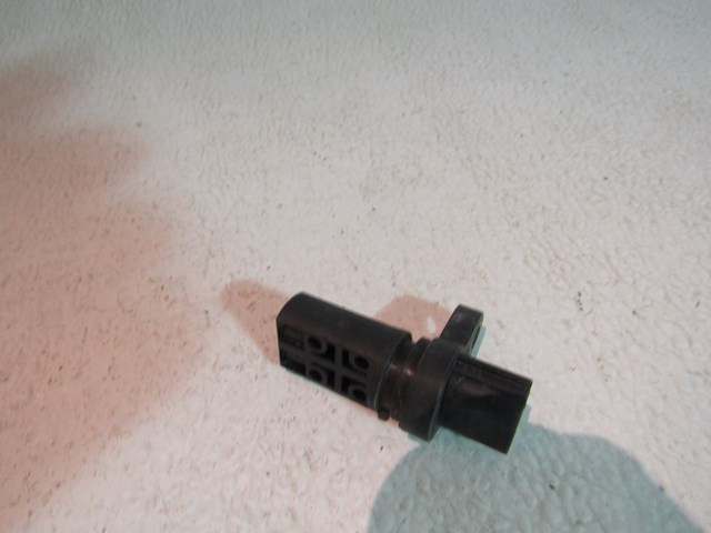 03 Infiniti G35 Crank Position Sensor  R11840