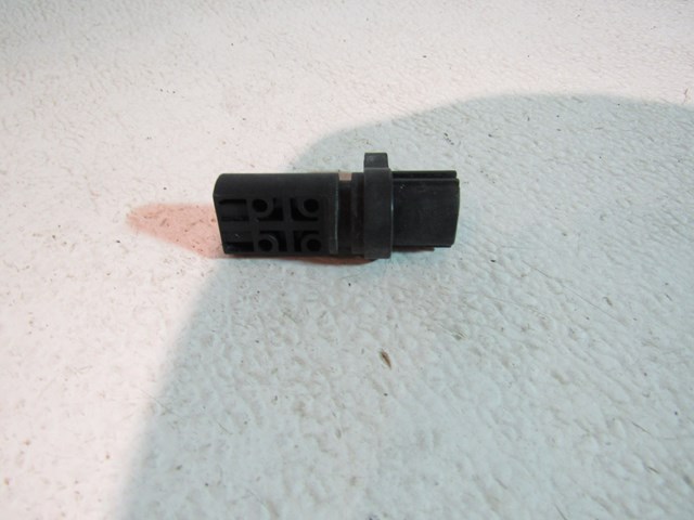 03 Infiniti G35 Crank Position Sensor  R11840