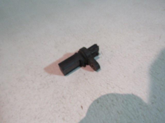03 Infiniti G35 Crank Position Sensor  R11840