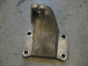 03 Infiniti G35 RH Passenger Engine Bracket  R11884