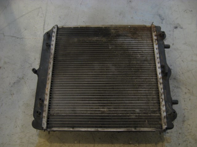 99 Porsche BOXSTER RH Passenger Radiator & Fan  R11934