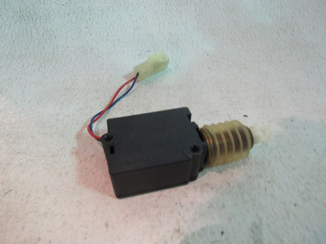 98 99 Porsche BOXSTER Spoiler Release Actuator 996.624.117.00 R12003