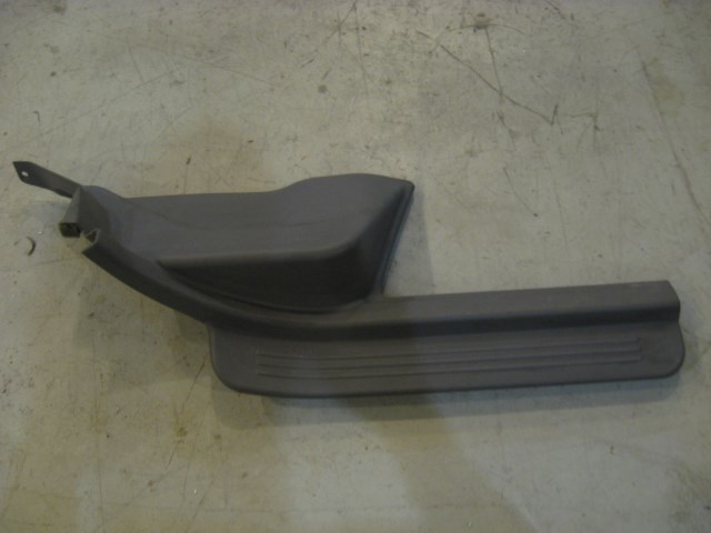 00 Subaru LEGACY Rear RH Door Sill Plate 94061AE04A R12053