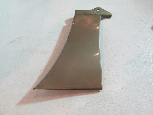 00 Subaru LEGACY Outback RH Fender Trim  R12071