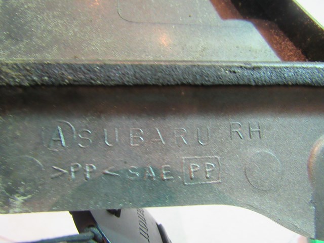 00 Subaru LEGACY Outback RH Fender Trim  R12071