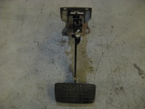 00 Subaru LEGACY Brake Pedal  R12089