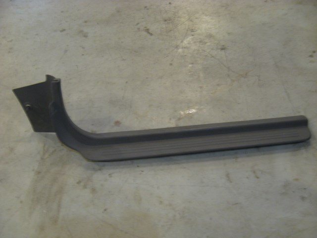 00 Subaru LEGACY LH Driver Door Sill Trim Plate  R12137