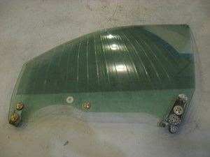 00 Subaru LEGACY Front LH Driver Door Glass  R12167