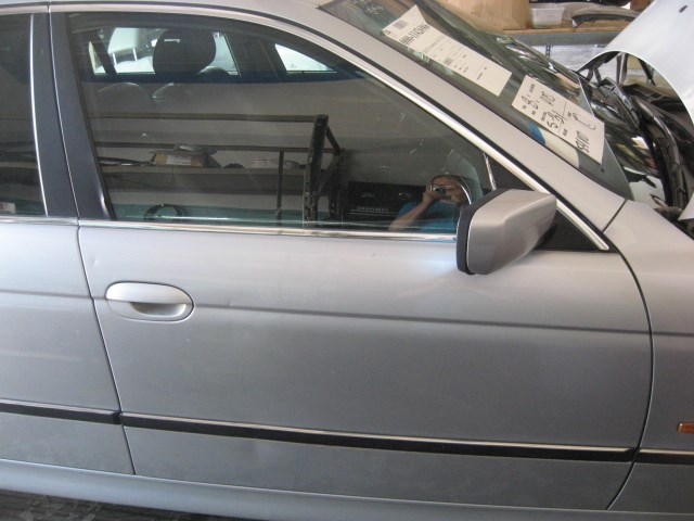 2000 BMW 528i Front RH Door