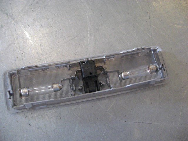 2000 BMW 528i RH Upper Headliner Lamp