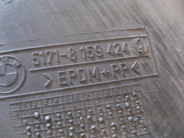 2000 BMW 528i Front RH Fender Liner