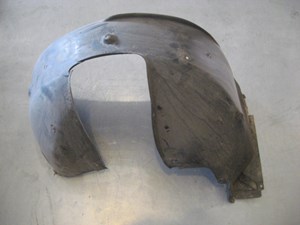 2000 BMW 528i Front RH Fender Liner