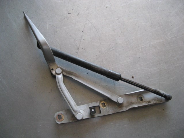 2000 BMW 528i Rear RH Trunk Hinge /W Strut