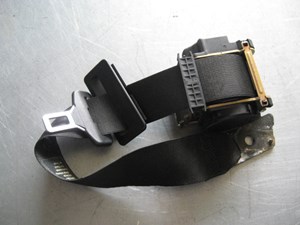 2000 BMW 528i Rear Center Seat Belt