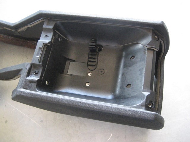 2000 BMW 528i Center Console