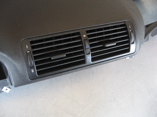 2000 BMW 528i Dashboard Panel