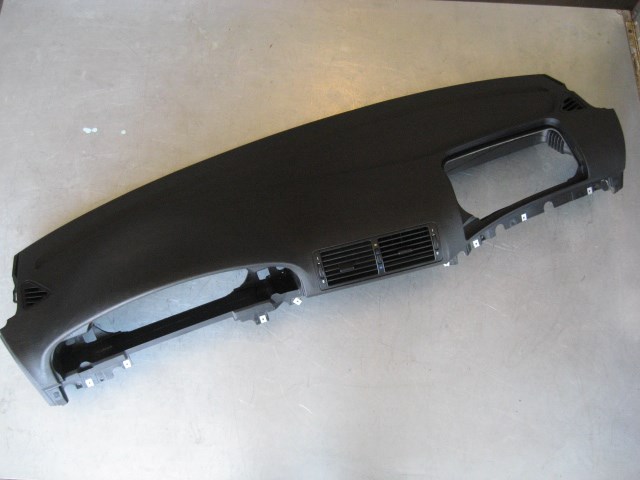 2000 BMW 528i Dashboard Panel
