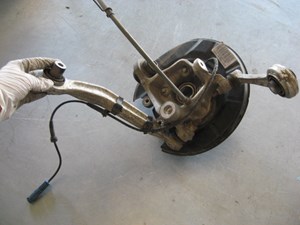 00 BMW 528i Rear Passenger RH Spindle with Arms