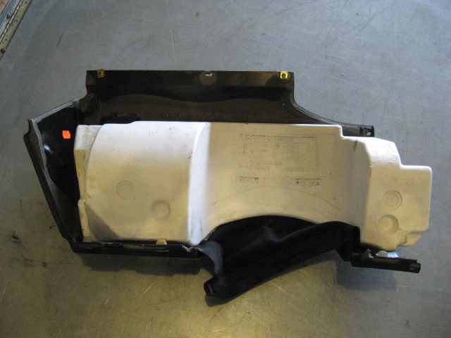 2000 BMW 528i Front LH Knee Bolster