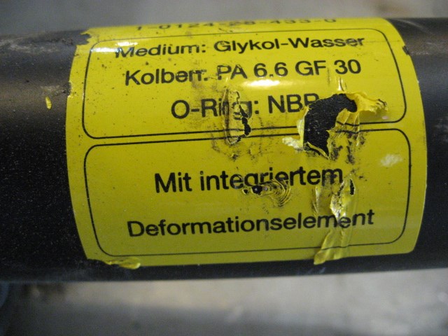 2000 BMW 528i Rear Bumper Reinforcement With Shock Absorbers