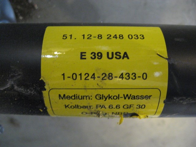 2000 BMW 528i Rear Bumper Reinforcement With Shock Absorbers