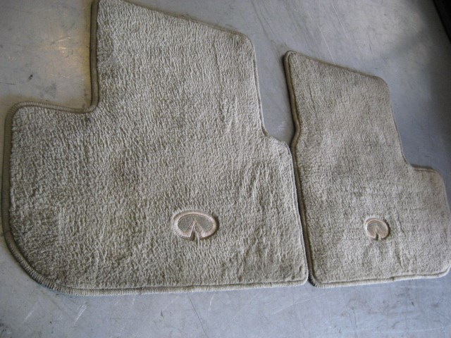 2004 infiniti g35 floor mats beige pair